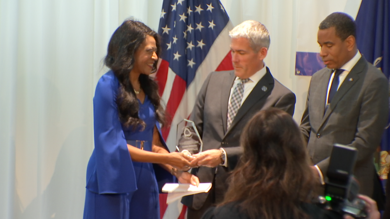 News10NBC’s Deanna Dewberry receives Human Service Worker Lifetime Achievement Award — Peekskill Community news